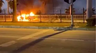 Alanya'da çarpışan araba alev topuna döndü