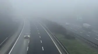 Anadolu Otoyolu ve D-100 kara yolunun Bolu Dağı kesiminde sis etkili oldu