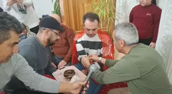 Beypazarı'da askere gidecek gence asker kınası camide yakıldı