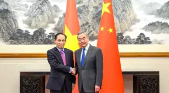 Çin Dışişleri Bakanı, Vietnamlı Özel Temsilciyle Görüştü