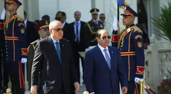 Cumhurbaşkanı Erdoğan, Mısır'da resmi törenle karşılandı