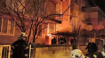 Denizli'de odunluk yangını korkuttu