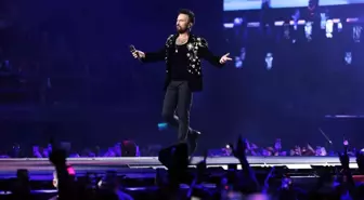 Tarkan'ı 9 gündür süren konser serisinde yaklaşık 50 bin kişi dinledi
