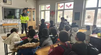 Van'da jandarma ekipleri öğrencileri meslekleri hakkında bilgilendirdi