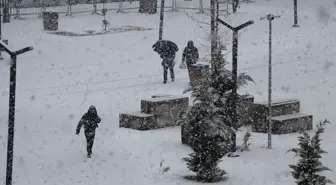 Van'da kardan 40 yerleşim yeri ulaşıma kapandı