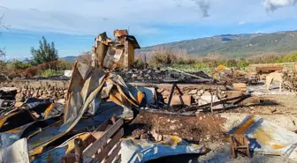 Yanan evden tabancasını almak isterken alevler içinde kalan emekli polis hayat mücadelesini kaybetti