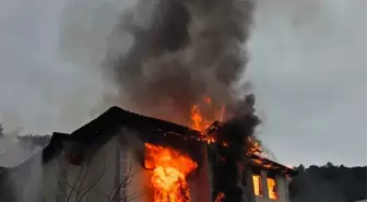 2 katlı ev, alev alev yandı