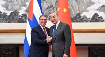 Albüm: Çin Dışişleri Bakanı, Kübalı Mevkidaşıyla Görüştü