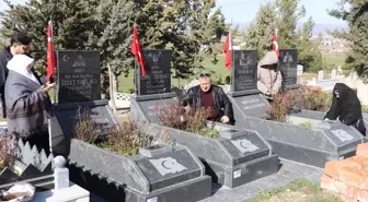 Asrın felaketinde kaybettiği 4 yakınının acısını ilk günkü gibi yaşıyor