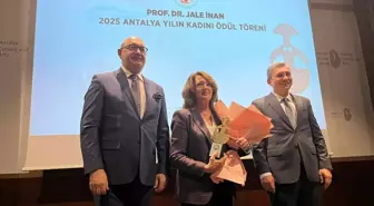 ATAV'ın 'Jale İnan 2025 Yılın Kadını Ödülü' Prof. Dr. Sarvan'a verildi