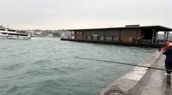 Beyoğlu Karaköy'de denizde kadın cesedi bulundu