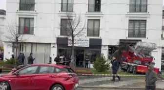 Büyükçekmece'de vinç diş polikliniğine girdi