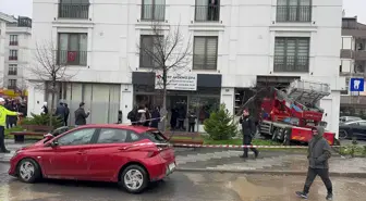 Büyükçekmece'de vinç diş polikliniğine girdi