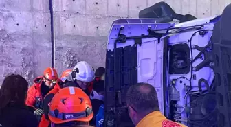 Çankırı'da devrilen tırdaki 4 kişi yaralandı