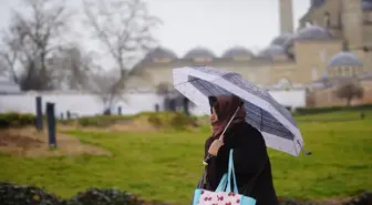 Edirne ve Kırklareli'nde sağanak zaman zaman etkisini artırıyor
