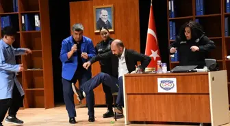 Eskişehir'de yargı mensuplarından tiyatro gösterisi