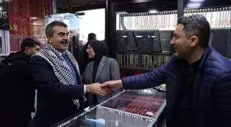 Milli Eğitim Bakanı Tekin, Şanlıurfa'da depremzedeler için okutulan mevlide katıldı