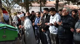 Nevşehir'de kayalıklardan düşerek yaşamını yitiren genç kız son yolculuğuna uğurlandı