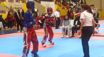 Okul Sporları Küçükler ve Yıldızlar Türkiye Kick Boks Şampiyonası Osmaniye'de başladı