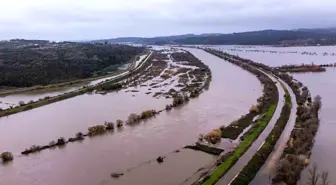 Portekiz'i fırtına ve sel vurdu: 1 kişi hayatını kaybetti
