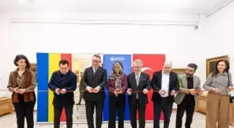 Romanya'da 'Barış'ın Müziği: Kameradan Hikayeye' sergisi sanatseverlerle buluştu