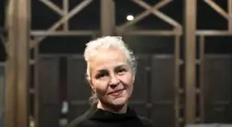 'Alzheimer' hastalığını sahneye taşıyan 'Dosya: Kelebek' oyunu Türkiye prömiyerine hazırlanıyor