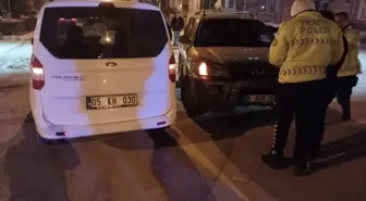 Amasya'da iki otomobilin çarpıştığı kazada 2 kişi yaralandı