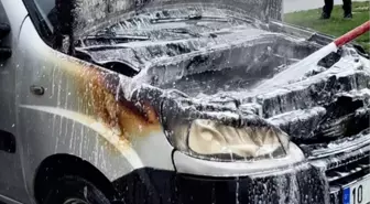 Balıkesir'de seyir halindeki hafif ticari araç yandı