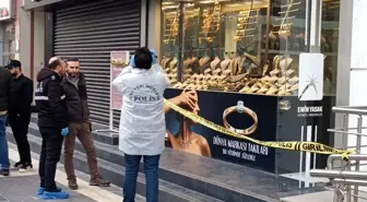 Batman'da silahlı kuyumcu soygunu: Kar maskeli 2 şüpheli, çaldıkları altınla birlikte kaçtı