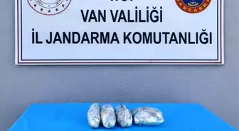 Çaldıran'da 1 kilo 978 gram kubar esrar ele geçirildi