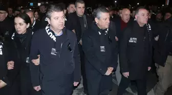 Depremde hayatını kaybedenler Adıyaman'da 'sessiz yürüyüş'le anıldı