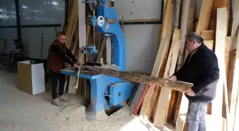 Depremin ayırdığı Cömert ailesi hayata tutunmaya çalışıyor