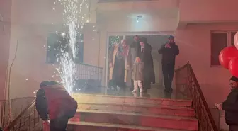 Erzincan'da gönüllü gençler kanser tedavisi gören çocuğa sürpriz etkinlikle moral verdi