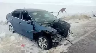 Erzurum'da otomobille tırın çarpıştığı kazada sürücüler yaralandı