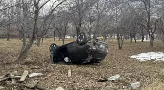 Erzurum'da SUV tipi aracın devrildiği kazada 2 kişi yaralandı