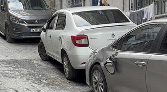 Esenler'de arızalı otomobilin yüklendiği çekicinin yokuştan kayması kamerada