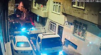 Esenler'de otomobilin yüklendiği çekici yokuştan kayıp 13 araca çarptı