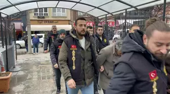 Eskişehir'de gazeteciye saldırı olayıyla alakalı yakalanan 7 şüpheli adliyeye sevk edildi