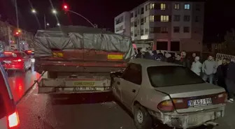 Eskişehir'de tıra arkadan çarpan otomobilin sürücüsü yaralandı