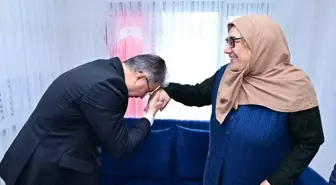 Eskişehir Valisi Yılmaz, şehit Mevlüt Kahveci'nin ailesini ziyaret etti