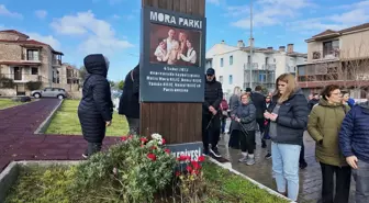 Foça'da depremde hayatını kaybeden aile anıldı