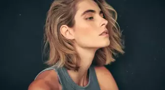 Genç manken evinde ölü bulundu