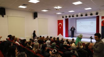 Gölbaşı'nda öğretmenlere yönelik Yapay Zeka Kullanım Eğitimi Programı düzenlendi