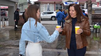 Gümüşhacıköy Belediyesinden öğrencilere sıcak çorba ikramı