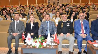 İzmir'de 'IBAN'ını kullandırma suça ortak olma' konferansı düzenlendi