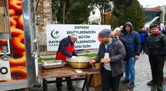 İzmir ve Uşak'ta, Kahramanmaraş merkezli depremlerde hayatını kaybedenler anıldı