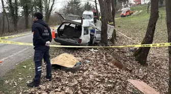 Karabük'te ağaca çarpan otomobildeki 1 kişi öldü, 2 kişi yaralandı