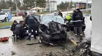 Karabük'te LPG istasyonuna çarpan otomobildeki 5 kişi yaralandı