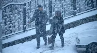 Kars ve Ardahan'da yoğun kar yağışı etkili oluyor