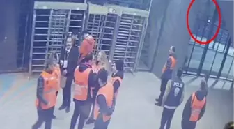 Kocaelispor-Beşiktaş maçında taraftarın tribünden düştüğü anlar kamerada